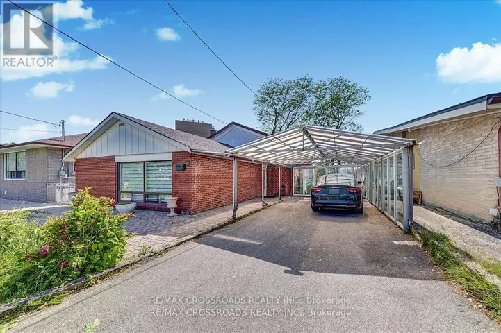 18 DEMARCO BOULEVARD, Toronto (Rustic), Ontario M6L2W1