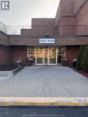 6513 THORNBERRY CRESCENT, Windsor, Ontario N8T3A6