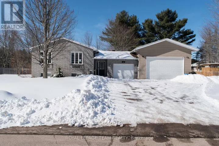 22 RAVENWOOD CRESCENT, Petawawa, Ontario K8H3M9