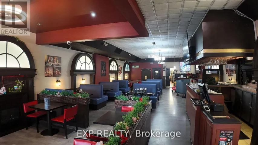 380 LAKESHORE ROAD, Mississauga (Port Credit), Ontario L5G1H5