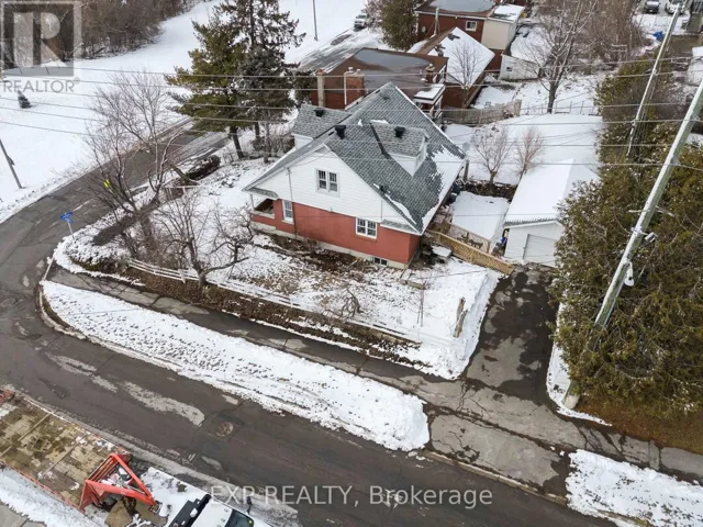 2511 JUNCTION AVENUE, Ottawa, Ontario K1V8G9