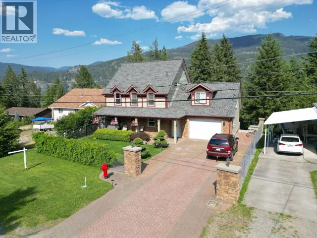 94 Chase Road, Christina Lake, British Columbia V0H1E0