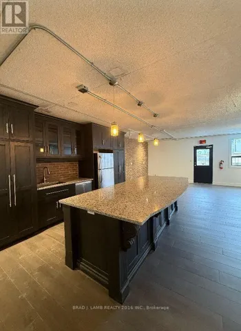 588 RICHMOND STREET W, Toronto (Waterfront Communities), Ontario M5V1Y9