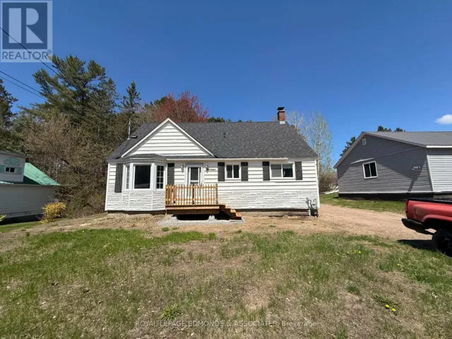 13 PLANT ROAD, Laurentian Hills, Ontario K0J1J0