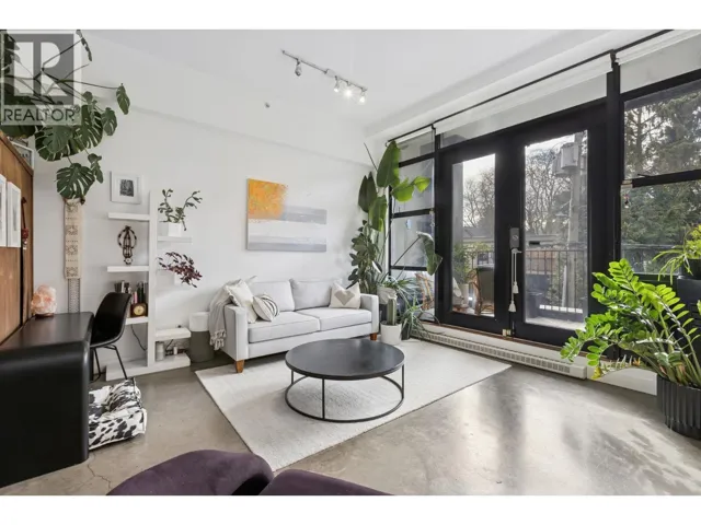 10 2156 W 12TH AVENUE, Vancouver, British Columbia V6K2N2