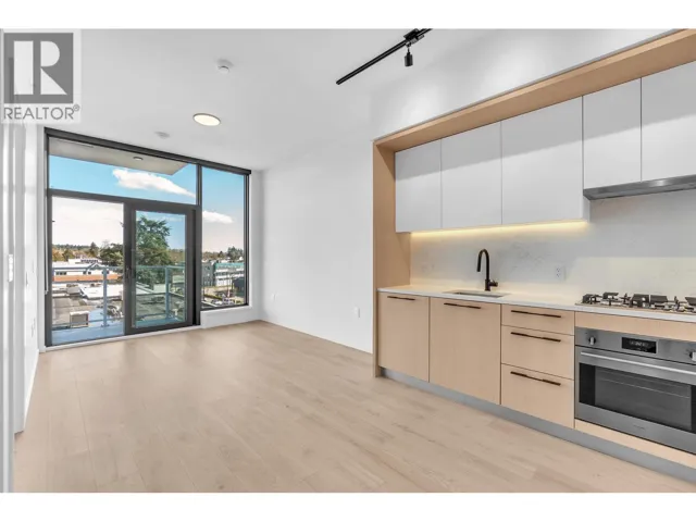 557 5189 EARLES STREET, Vancouver, British Columbia V5R0M7