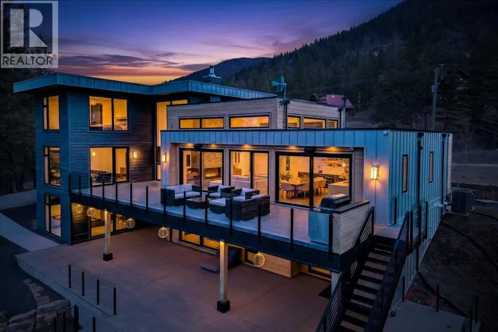 8799 GRAINGER Road, Canal Flats, British Columbia V0B1B0