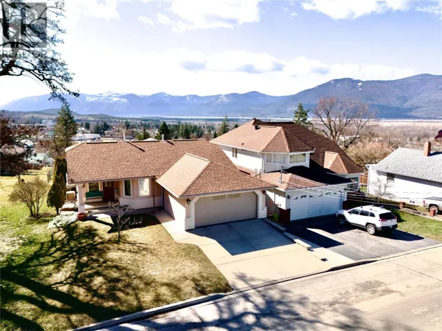 1401 HILLSIDE Street, Creston, British Columbia V0B1G0