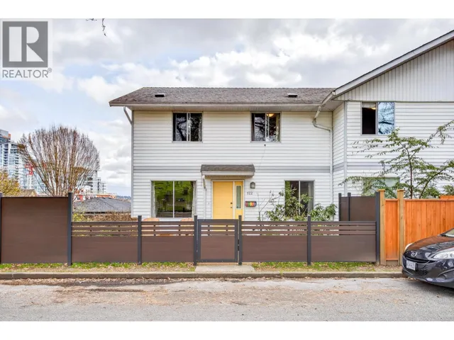 122 MINER STREET, New Westminster, British Columbia V3L3Z2
