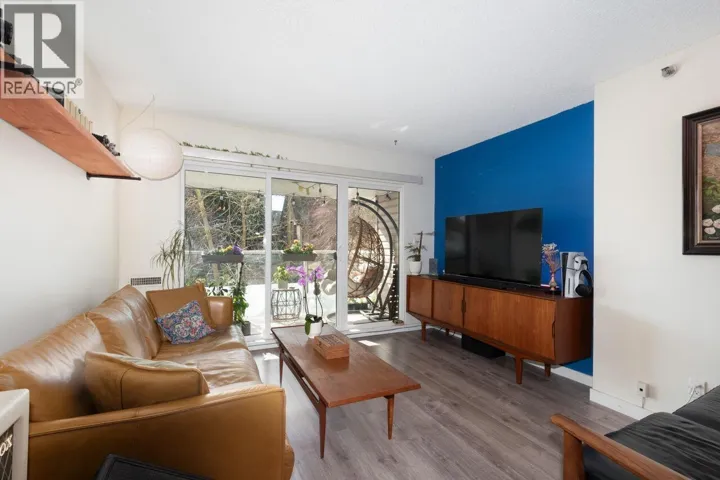 307 825 E 7TH AVENUE, Vancouver, British Columbia V5T1P4