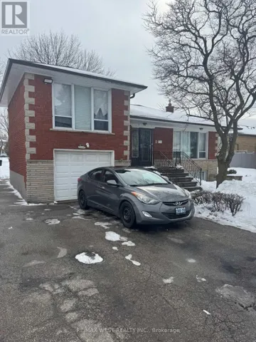 B2 - 35 LILYWOOD ROAD, Toronto (Yorkdale-Glen Park), Ontario M6B1V6