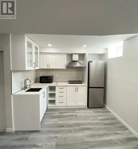 BASEMENT - 142 MAGUIRE ROAD, Newmarket (Glenway Estates), Ontario L3X1B8