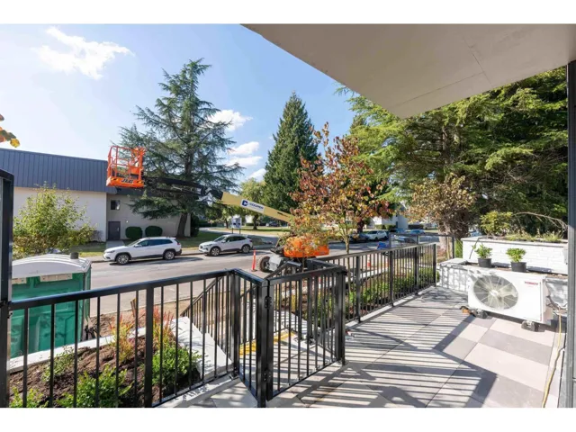 3 Bed 5398 207 STREET, Langley, British Columbia V3A0S3