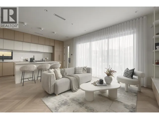 1 58 E 40TH AVENUE, Vancouver, British Columbia V5W1L4