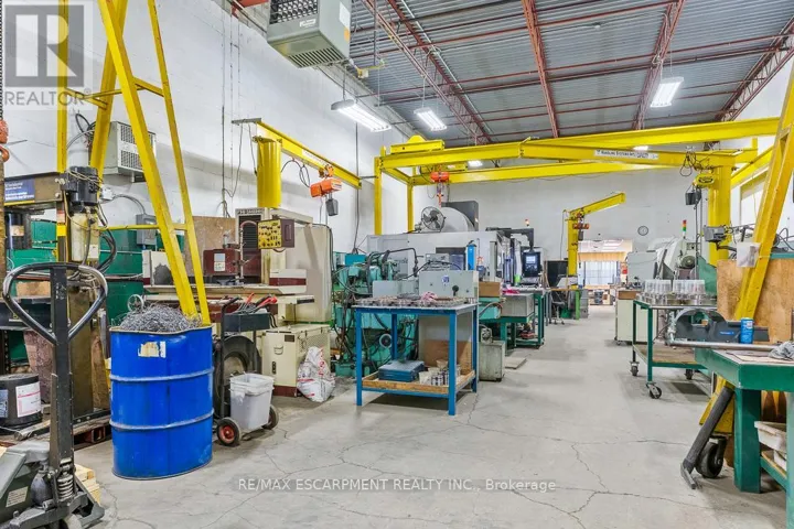 11 - 2430 LUCKNOW DRIVE, Mississauga (Northeast), Ontario L5S1V3