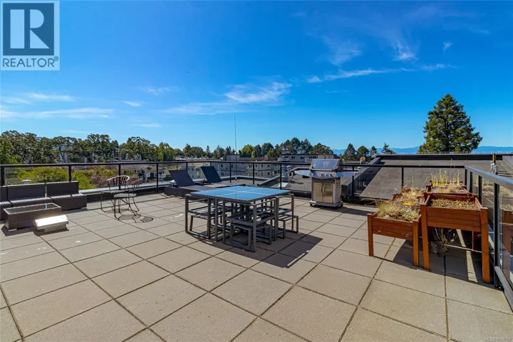 402 1121 Fort St, Victoria, British Columbia V8V3K9