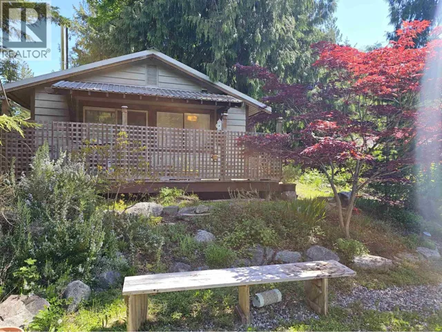 12649 MERRILL CRESCENT, Pender Harbour, British Columbia V0N2H1