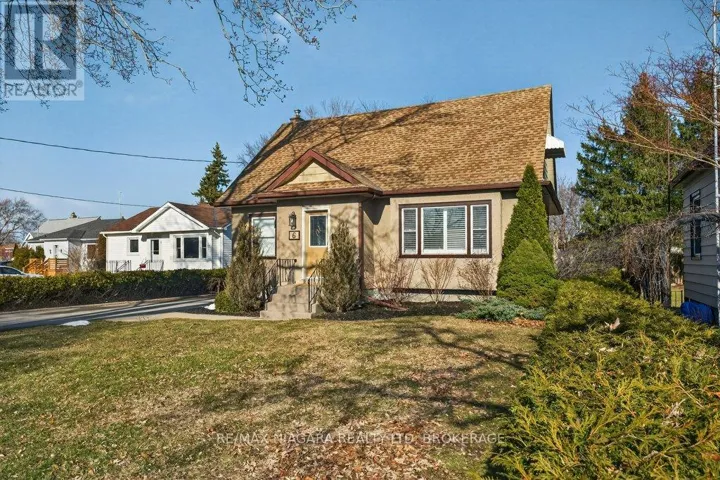 6 GRAMMAR AVENUE, St. Catharines (Vine/Linwell), Ontario L2N3L3