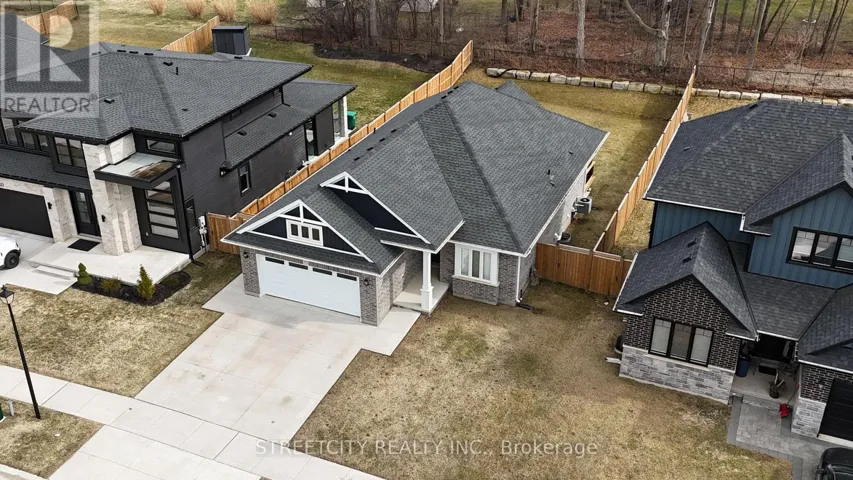 95 OPTIMIST DRIVE, Southwold, Ontario N5P3T2