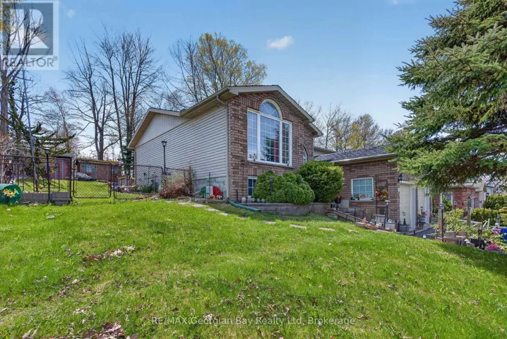 33 ANDERSON CRESCENT, Tay (Victoria Harbour), Ontario L0K2A0