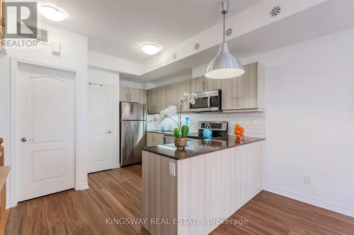 50 - 68 WINSTON PARK BOULEVARD, Toronto (Downsview-Roding-CFB), Ontario M3K1C3