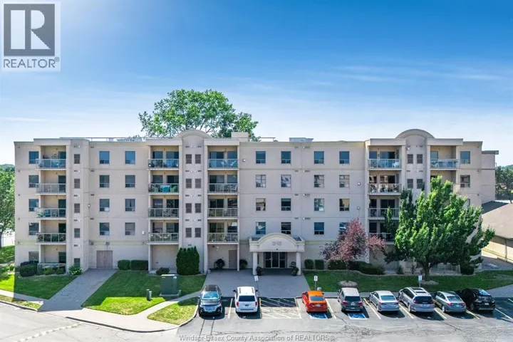 315 Village Grove Unit# 305, Tecumseh, Ontario N8N5G4
