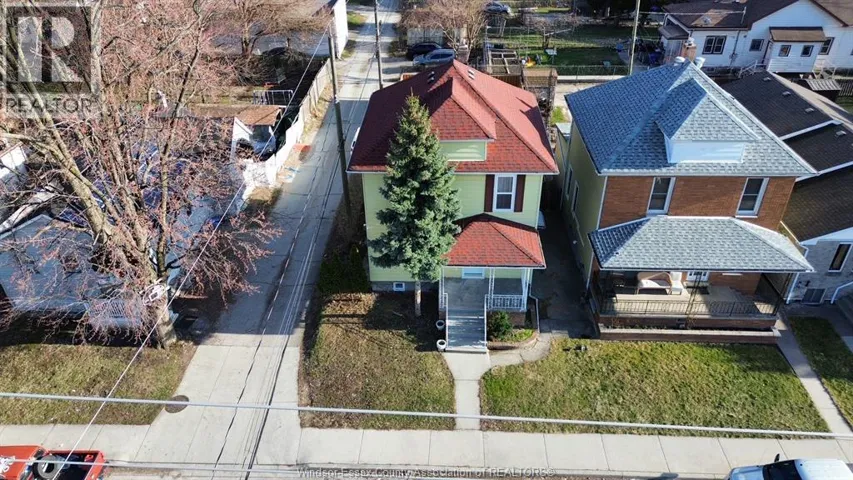 941 CATARAQUI, Windsor, Ontario N9A3P7