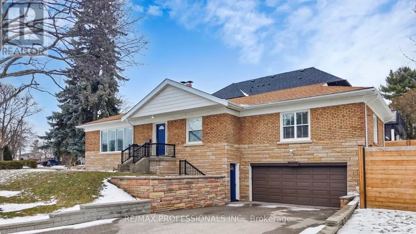 9 LUDLOW AVENUE, Toronto (Stonegate-Queensway), Ontario M8Z3S7