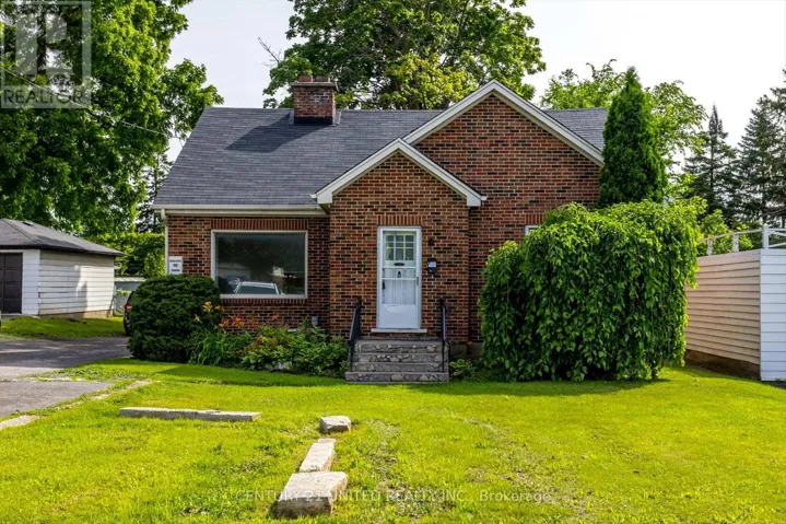 878 CHEMONG ROAD, Peterborough (Northcrest Ward 5), Ontario K9H5Z8