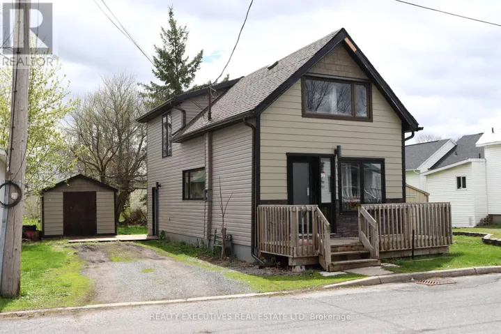 18 MILL STREET, North Dundas, Ontario K0C1H0