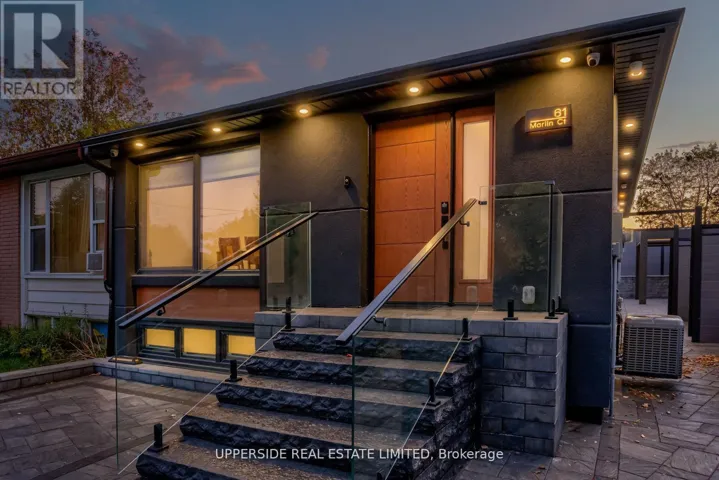 61 MARLIN COURT, Newmarket (Bristol-London), Ontario L3Y2W7