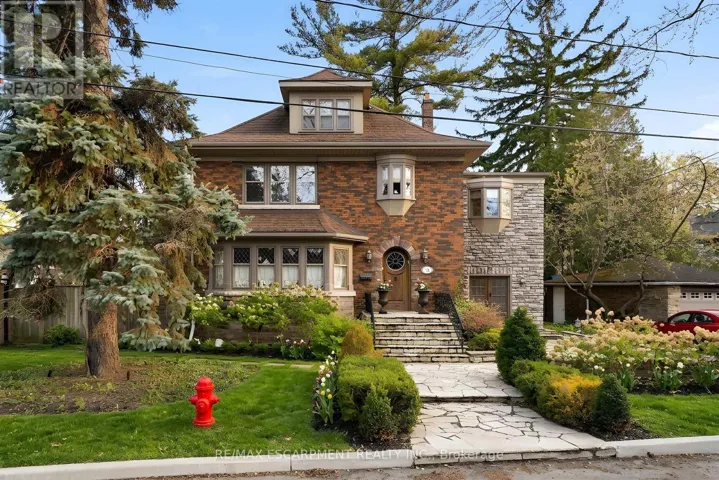 74 OAK KNOLL DRIVE, Hamilton (Westdale), Ontario L8S4C4