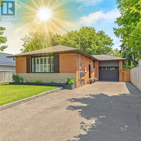 390 WOODWARD AVENUE, Milton (OM Old Milton), Ontario L9T1V4