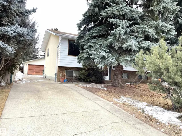 6808 11 AV NW, Edmonton, Alberta T6K3J5