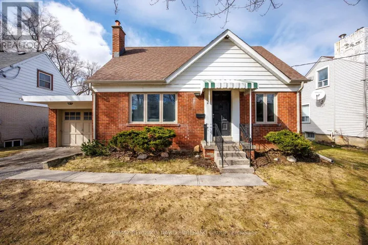 38 TOURAINE AVENUE, Toronto (Clanton Park), Ontario M3H1R2