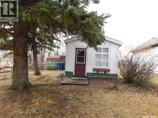 214 2nd STREET E, Lafleche, Saskatchewan S0H3R0
