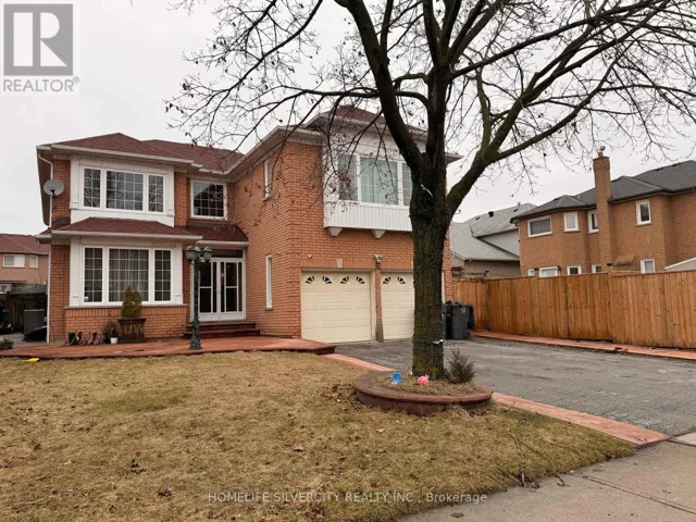 5 BLUE OAK AVENUE, Brampton (Sandringham-Wellington), Ontario L6R1C1