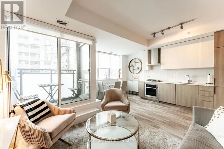 219 - 38 HOWARD PARK AVENUE, Toronto (Roncesvalles), Ontario M6R0A7