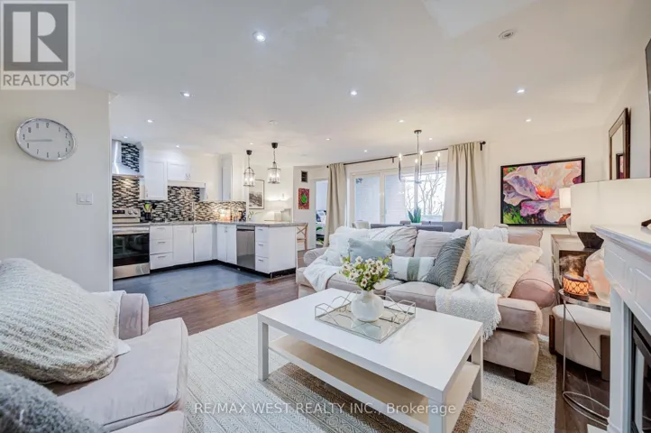 320 - 3025 THE CREDIT WOODLANDS DRIVE, Mississauga (Erindale), Ontario L5C2V3