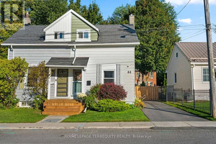 44 YOUNG STREET, Port Hope, Ontario L1A1M6