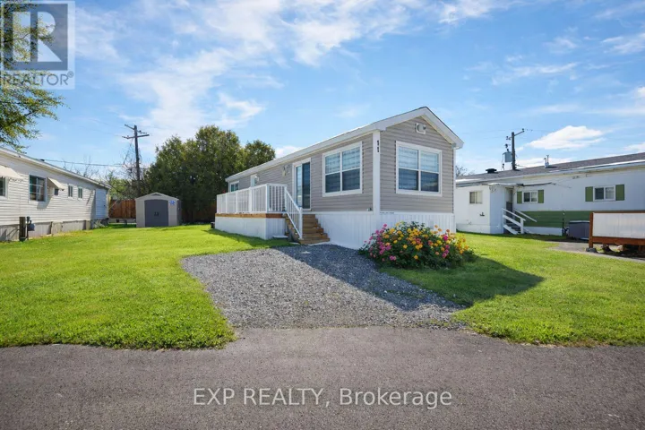 11 BONNER STREET, Ottawa, Ontario K2H7S9