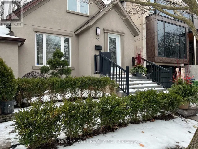 LOWER - 43 DUNBLAINE AVENUE, Toronto (Bedford Park-Nortown), Ontario M5M2R8