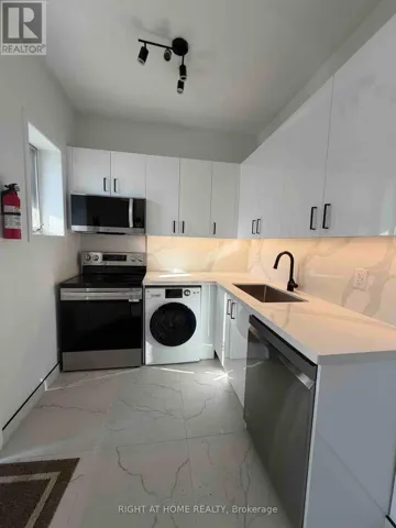 102 - 2245 DUNDAS STREET W, Toronto (High Park-Swansea), Ontario M6R1X6