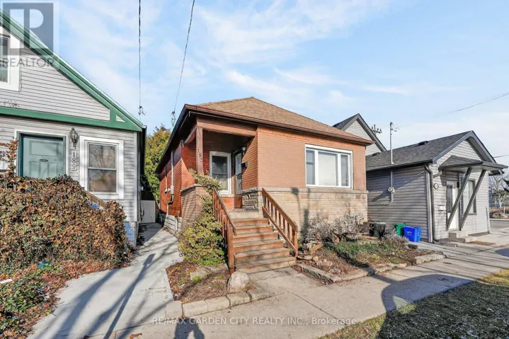 193 TRAGINA AVENUE N, Hamilton (Homeside), Ontario L8H5C7