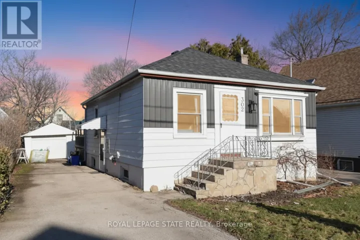 302 EAST 27TH STREET, Hamilton (Eastmount), Ontario L8V3G6