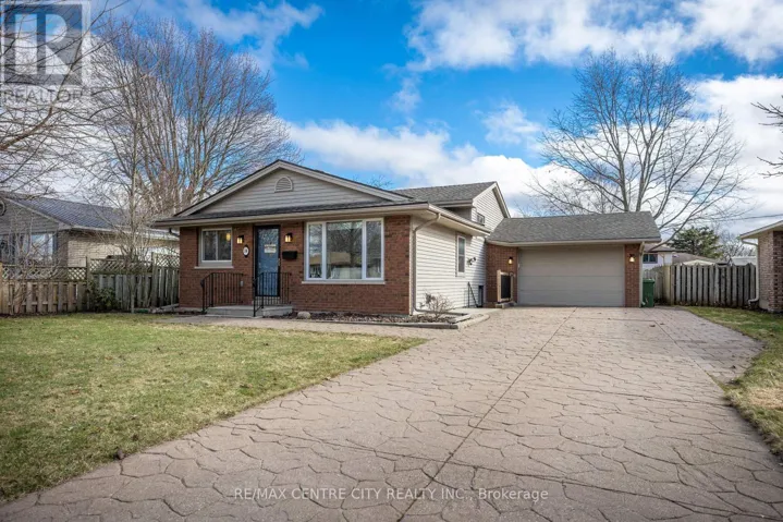 18 HIGHVIEW DRIVE, St. Thomas, Ontario N5R5E8