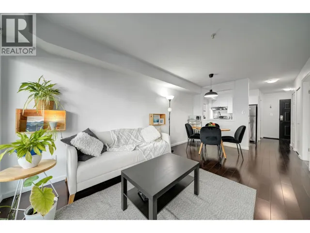 210 1099 E BROADWAY, Vancouver, British Columbia V5T1Y5