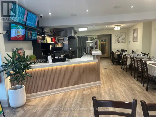 10123 YONGE STREET, Richmond Hill (Crosby), Ontario L4C1T5