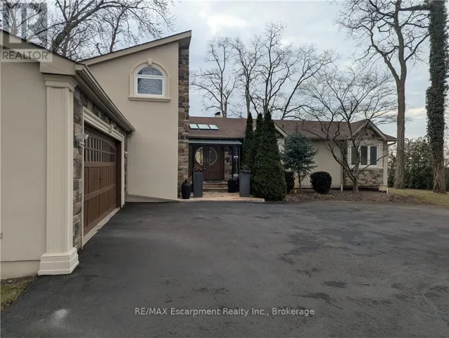 3346 LAKESHORE ROAD W, Oakville (BR Bronte), Ontario L6L6S6