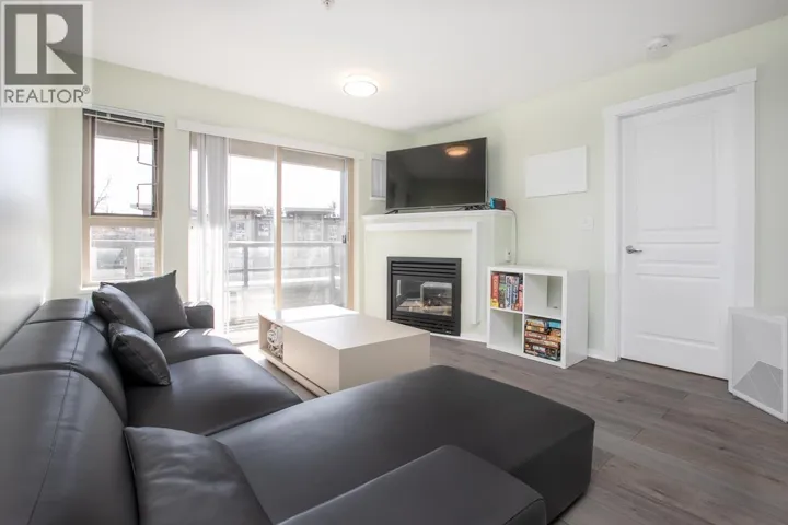 401 9319 UNIVERSITY CRESCENT, Burnaby, British Columbia V5A4Y5